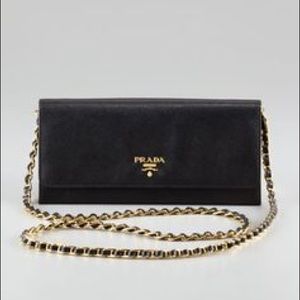 AUTHENTIC PRADA clutch/wallet 😍